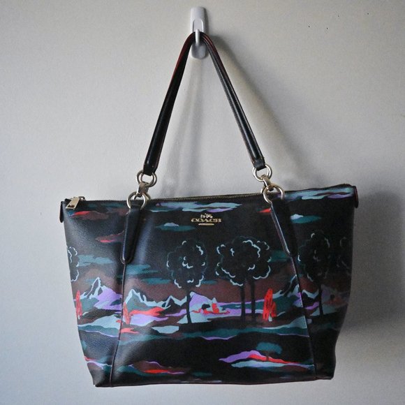 Authentic Coach Landscape Ava Tote Bag with Zipper - Picture 6 of 6